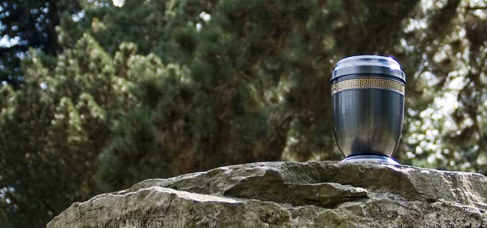 Urne in D&uuml;nenelandschaft